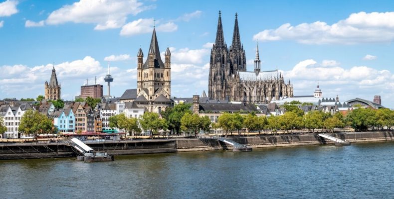 cologne_cathedral_skyline_rhine_3840_16x9-2